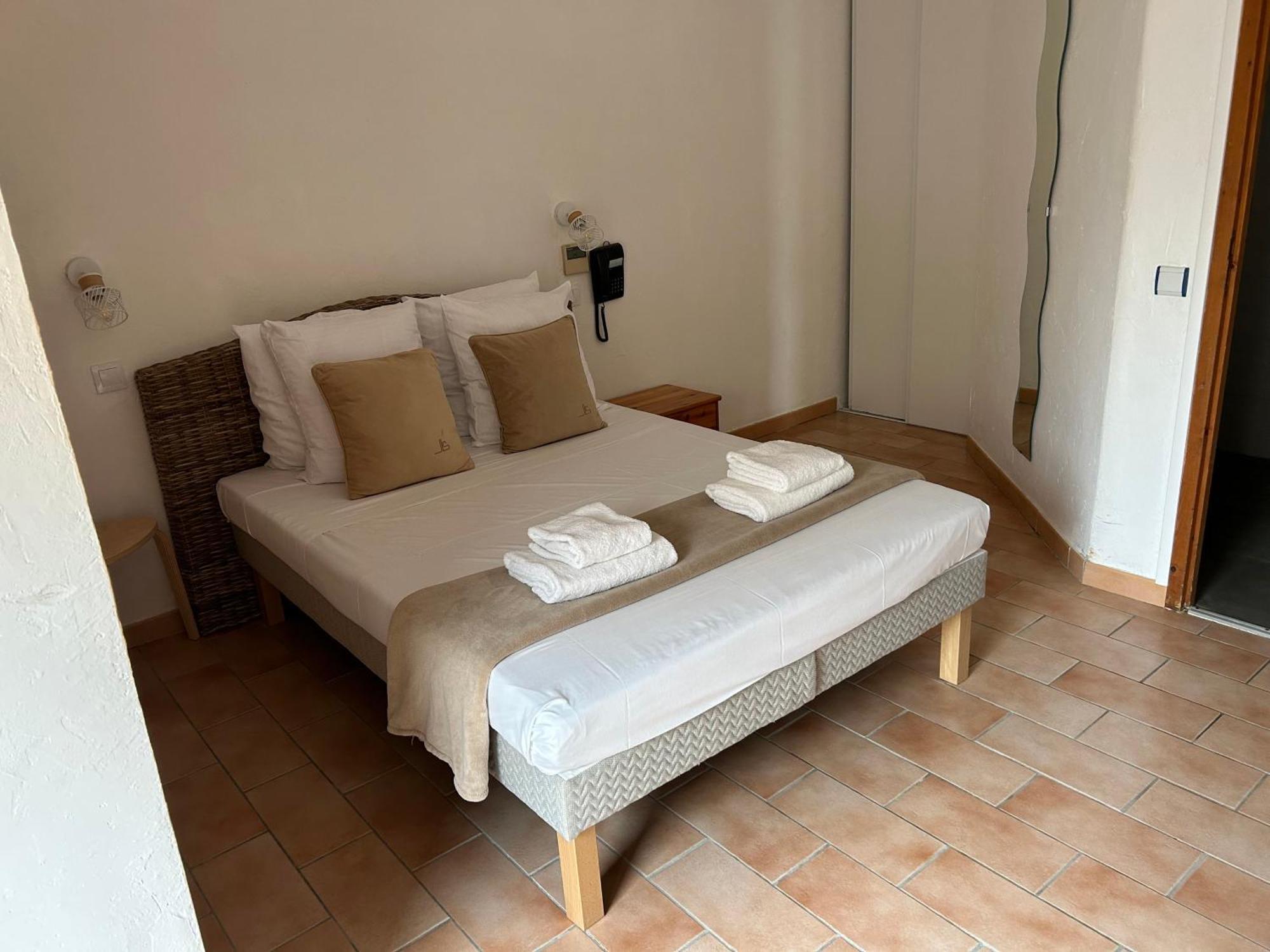 Logis Hotel De La Clape Narbonne-Plage Εξωτερικό φωτογραφία